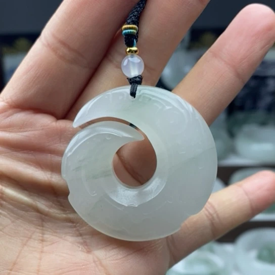 石英质玉（金丝玉）颈饰未镶嵌玲****