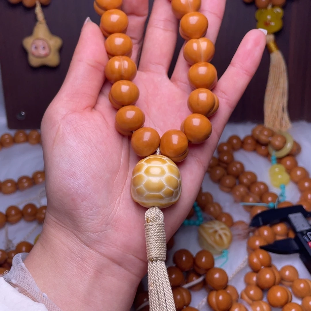 大***妈吊坠猴头核桃16手工柯基屁桃手持