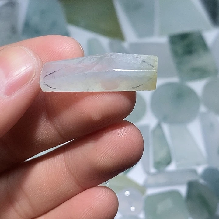 翡翠未镶嵌颈饰6433