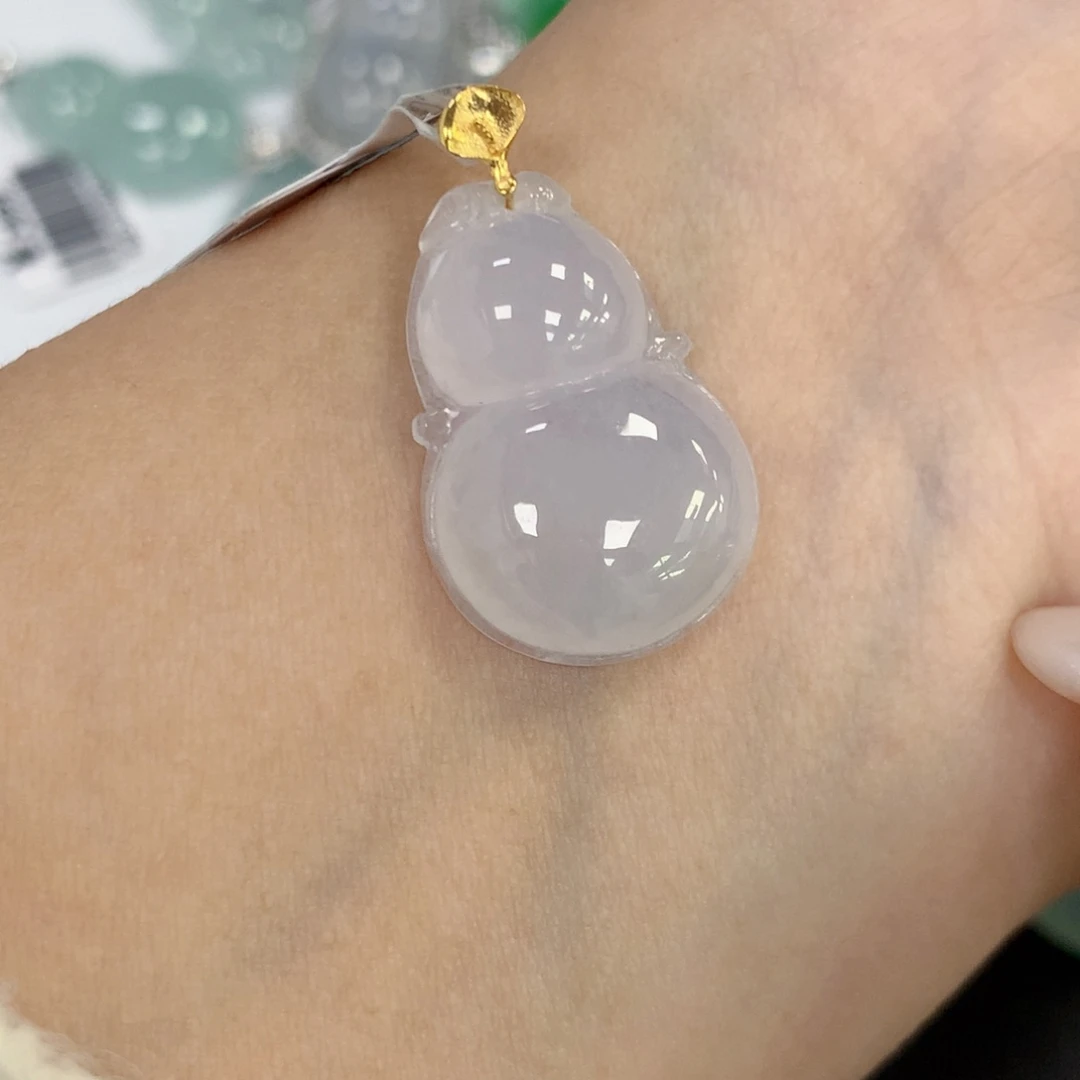 颈饰18K金镶嵌翡翠