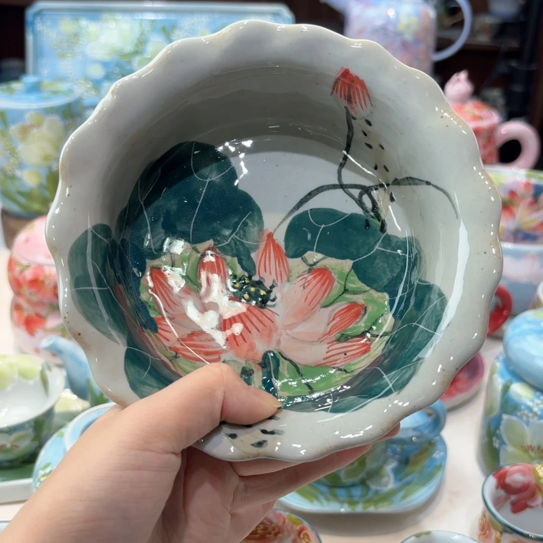 景德镇手绘高温釉下彩陶瓷茶具。