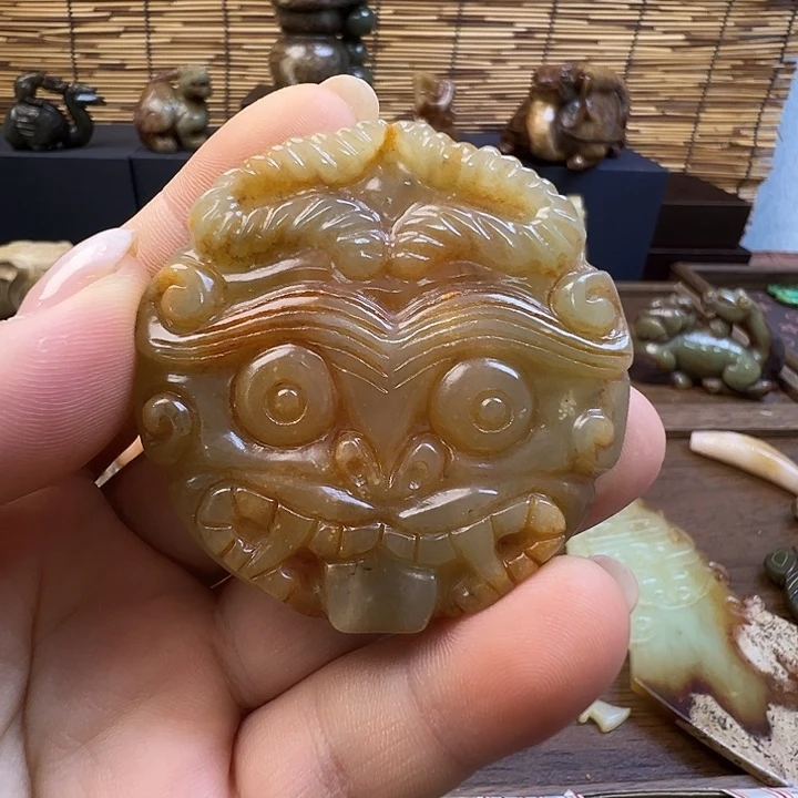 未镶嵌和田玉（糖玉）挂件