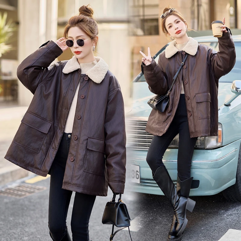 羊羔毛拼接蛋白皮羽绒服女2024年冬季新款韩版宽松白鸭绒保暖外套