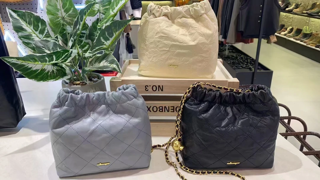 HERBAL HEAVEN/食草堂菱格链条包