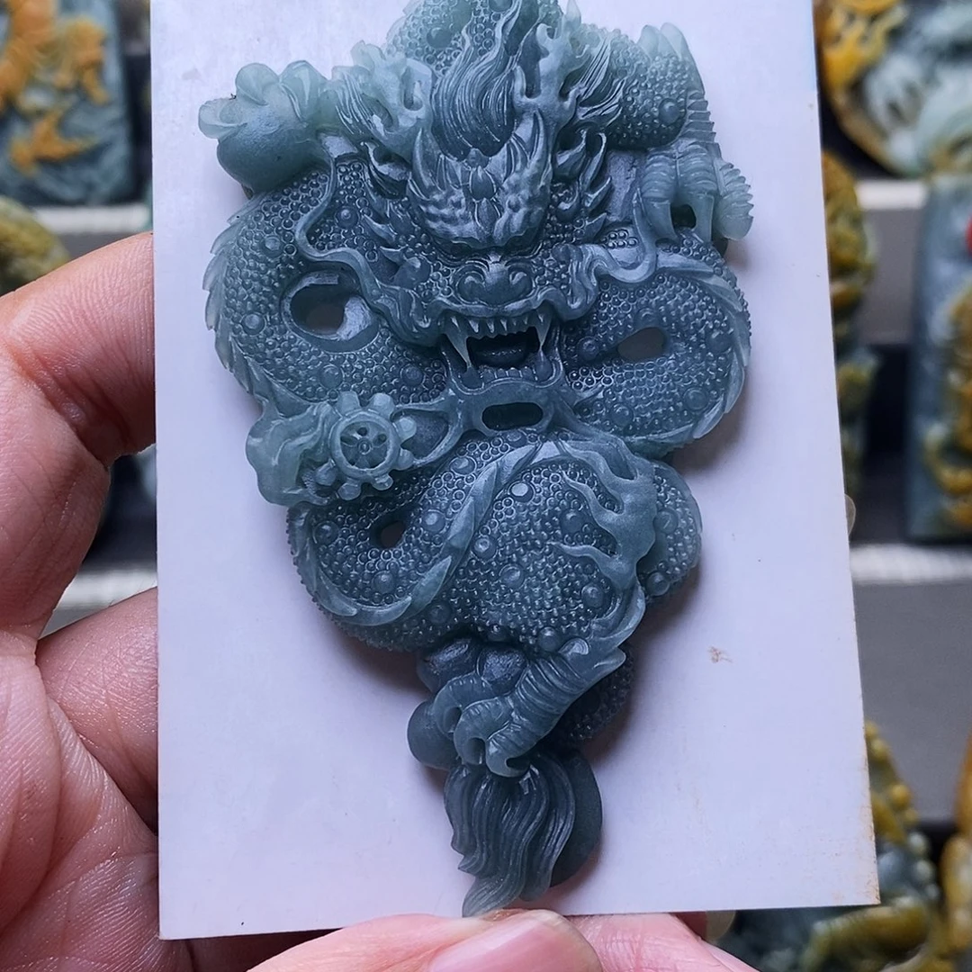 定制翡翠未镶嵌龙牌