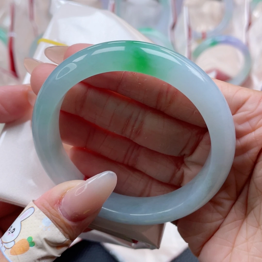 未镶嵌手镯翡翠56.7圈 果绿底飘辣色 小万战斗机 6号