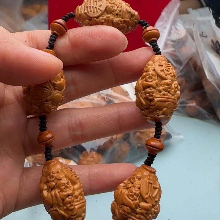 橄榄核手串雕刻工艺