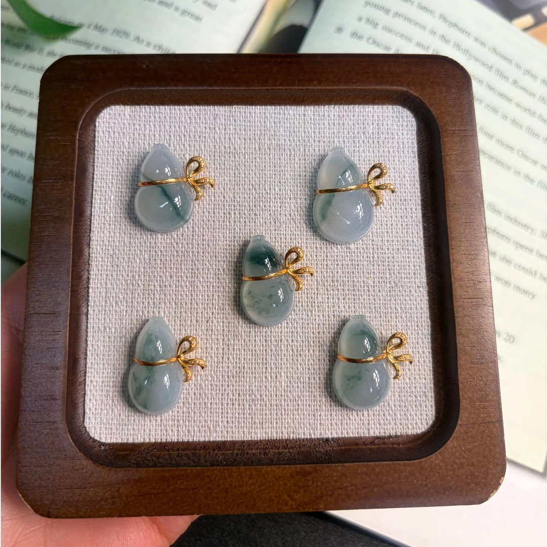 天然缅甸A货糯化冰胶果冻飘花绿葫芦18K金镶嵌（多样性发其一）