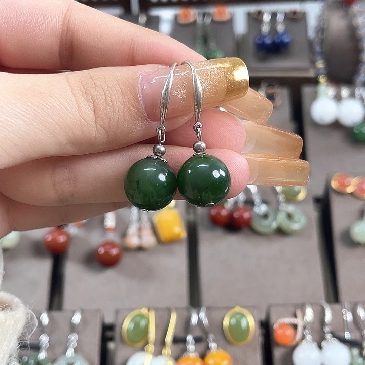 和田玉耳饰银S925镶嵌12左右