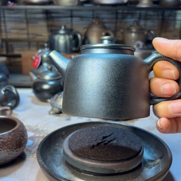 壶庄诚诚烧坭兴陶壶250（