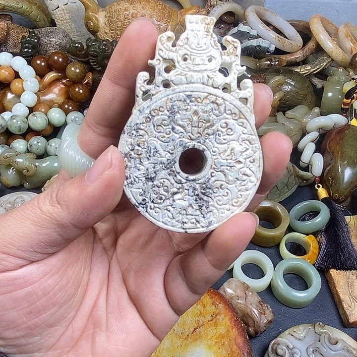 和田玉未镶嵌挂件