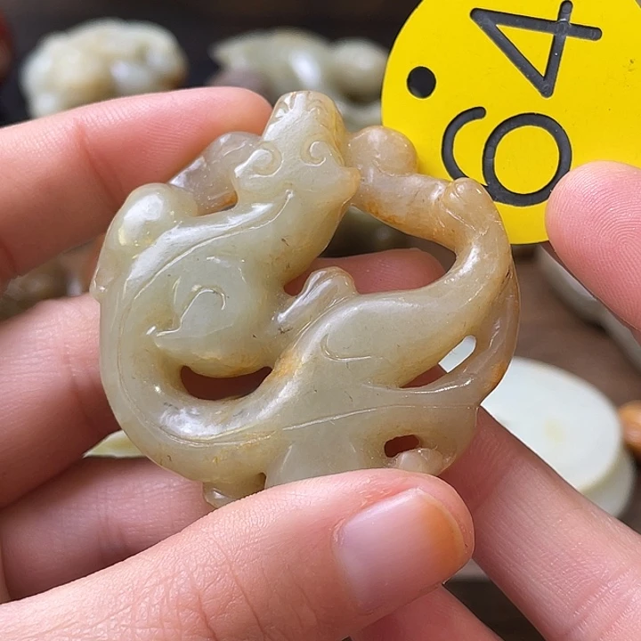 和田玉（糖玉）未镶嵌颈饰