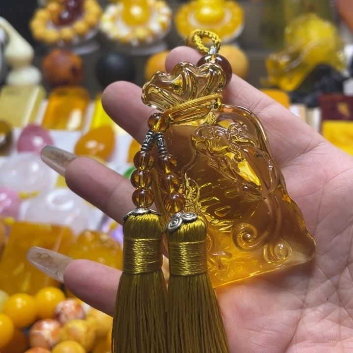 琥珀未镶嵌颈饰车挂等多种方式