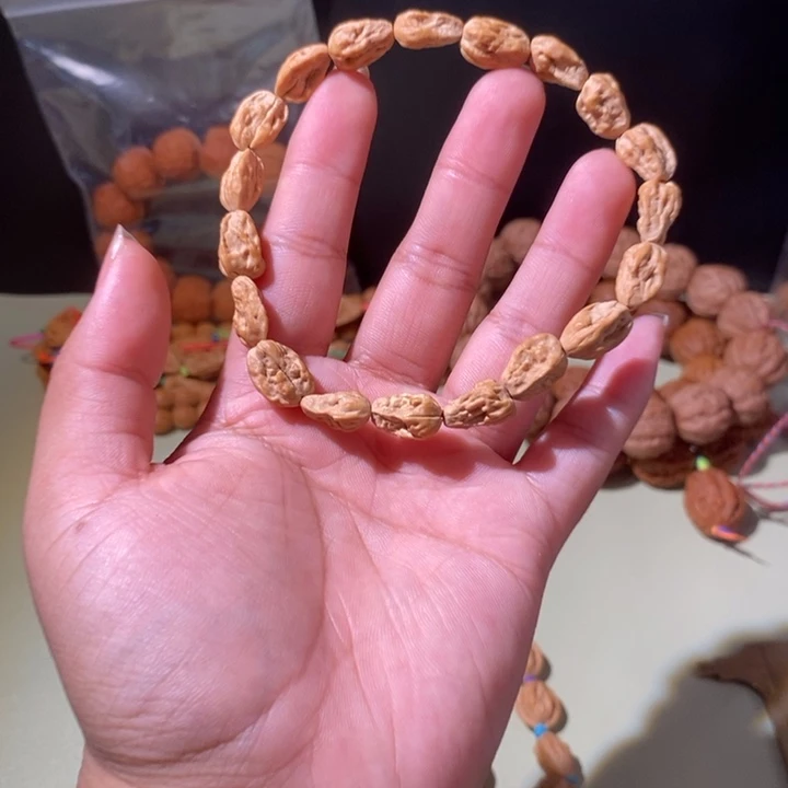 文玩核桃手串……19