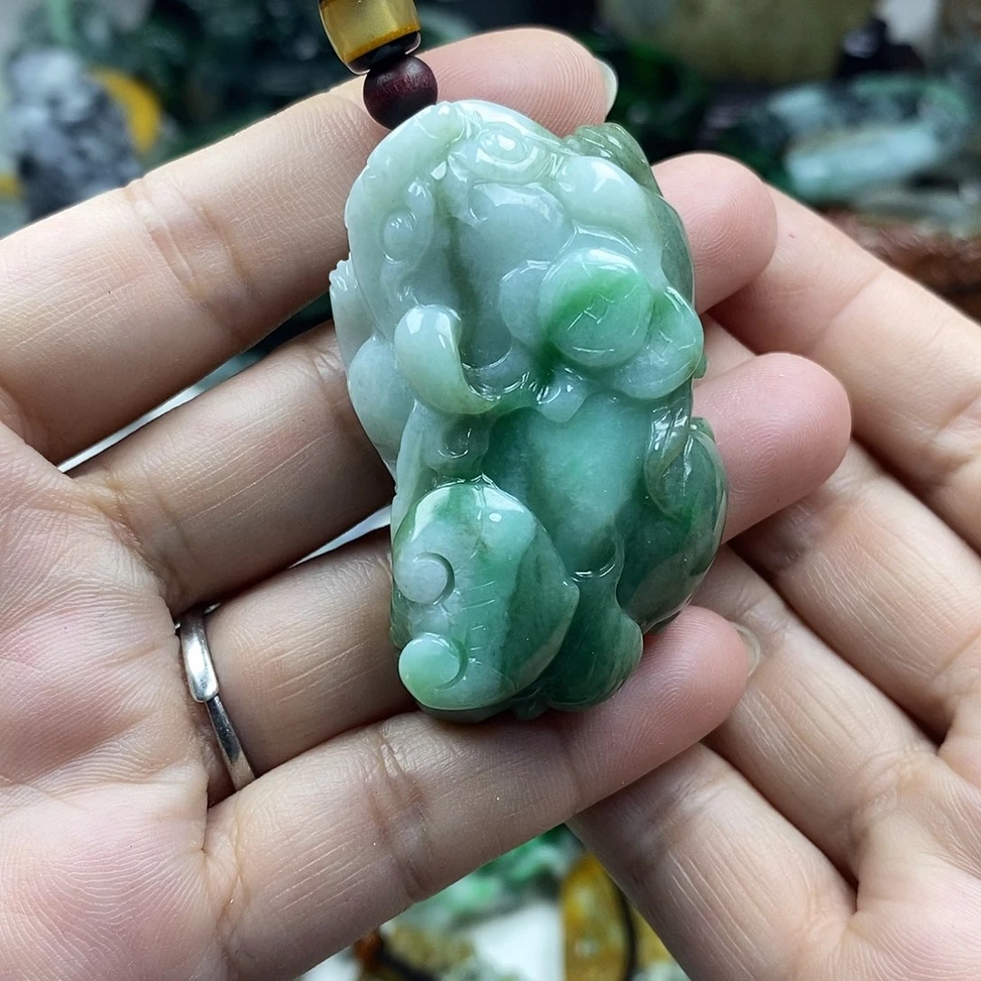 颈饰未镶嵌翡翠貔貅