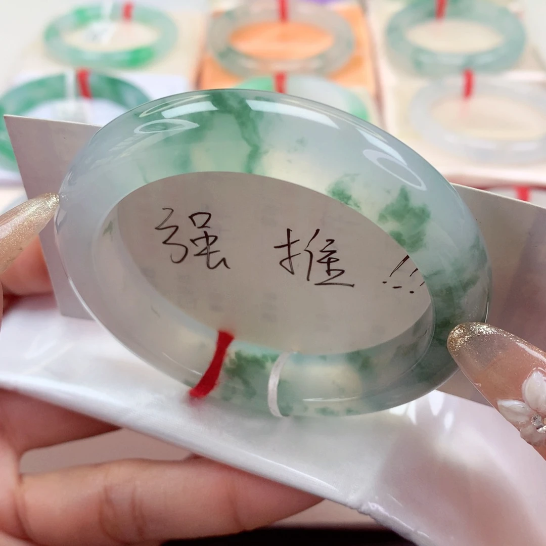 未镶嵌手镯翡翠56.8炸光！冰胶纯净，完美毕业！小柒