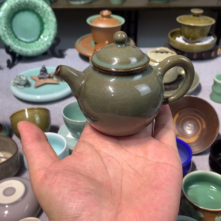 龙泉青瓷铁胎梅子青