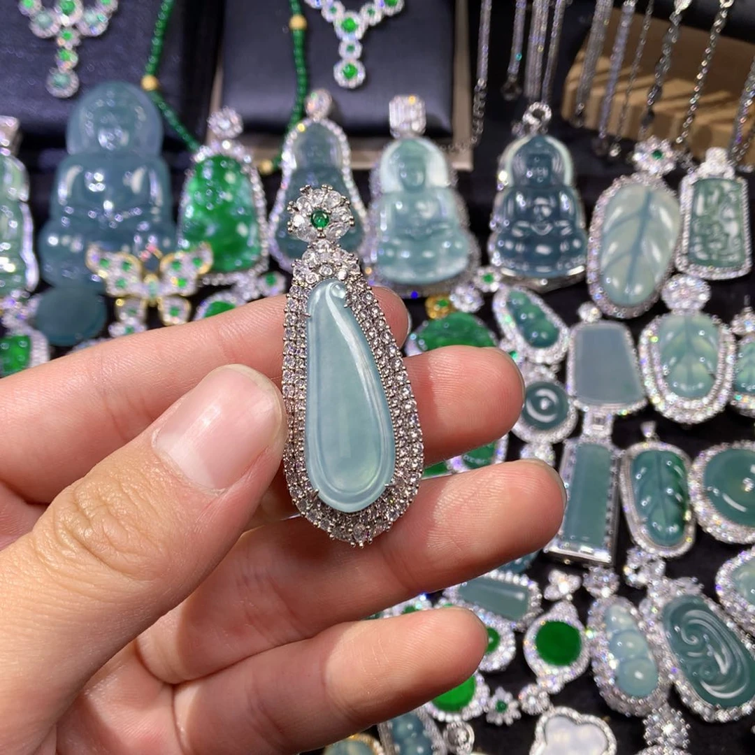 翡翠挂件未镶嵌987665666677