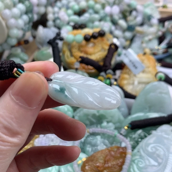 翡翠未镶嵌颈饰吊坠