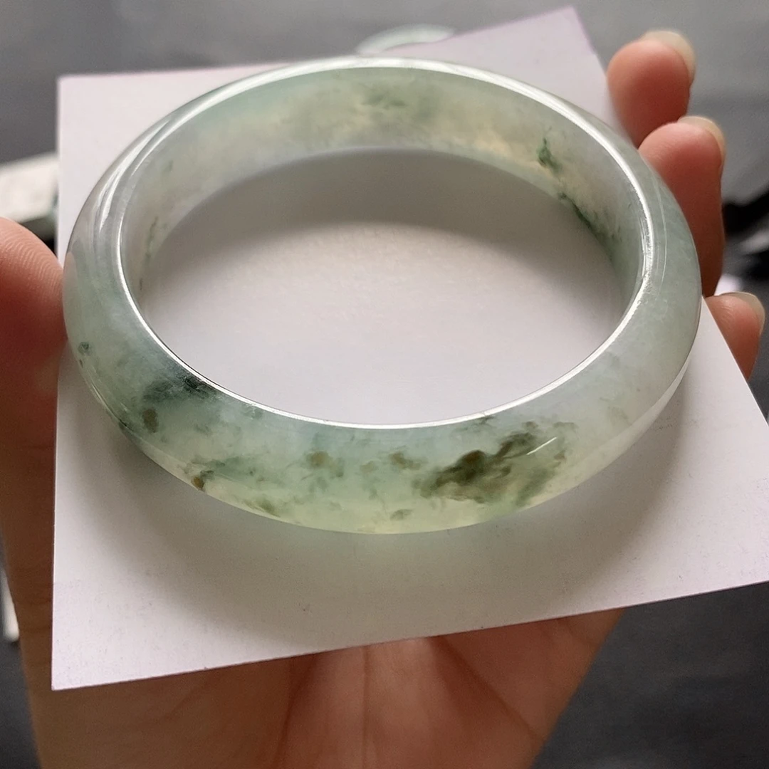 翡翠手镯未镶嵌正