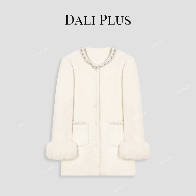 DALI PLUS【90白鸭绒】重工钉珠狐狸毛轻奢小香羽绒服-D4YW0397