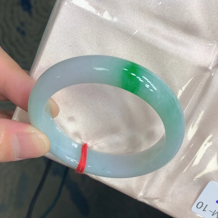 翡翠未镶嵌手镯翡翠