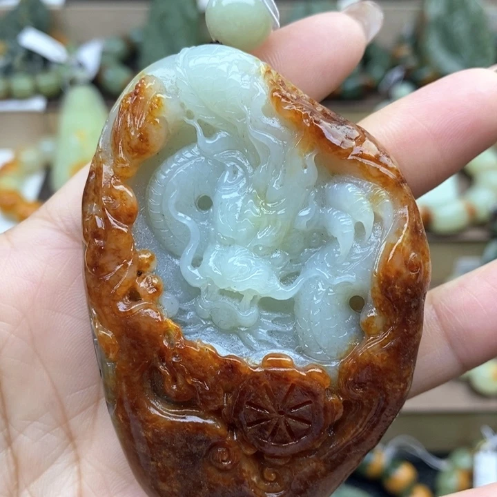 透闪石质玉未镶嵌把件