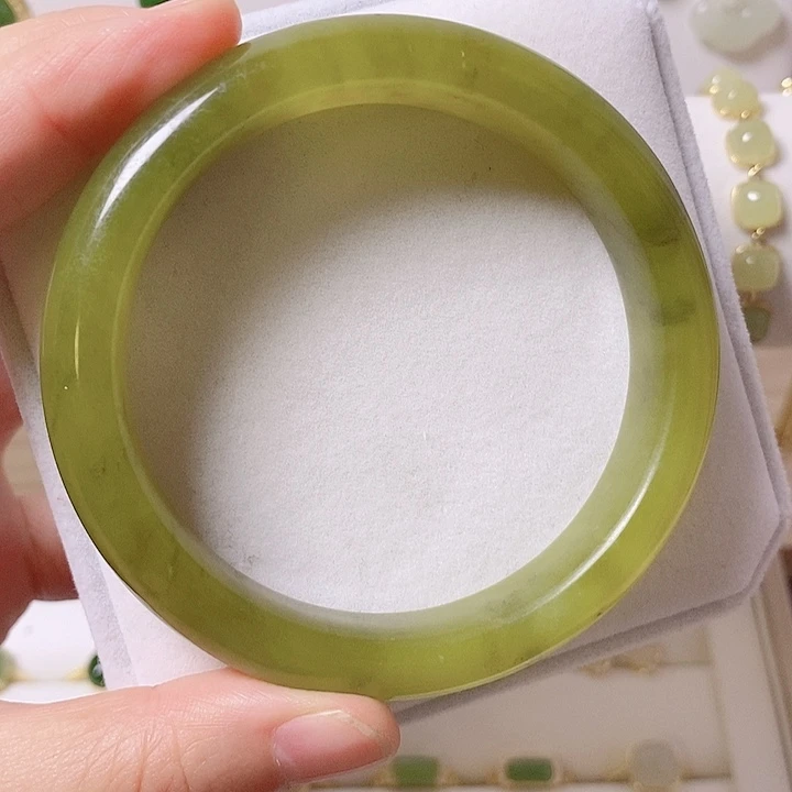 未镶嵌蛇纹石玉手镯圈口60