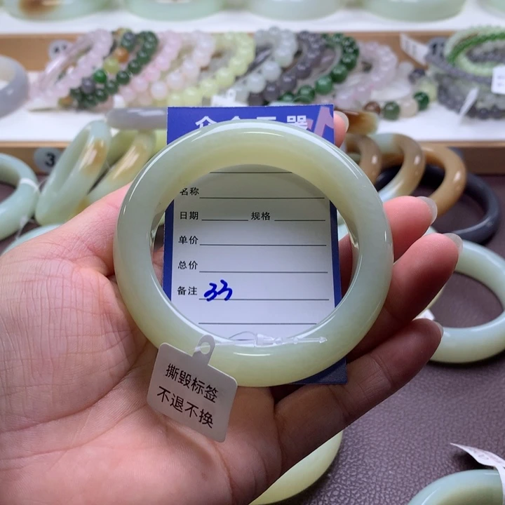 和田玉未镶嵌手镯