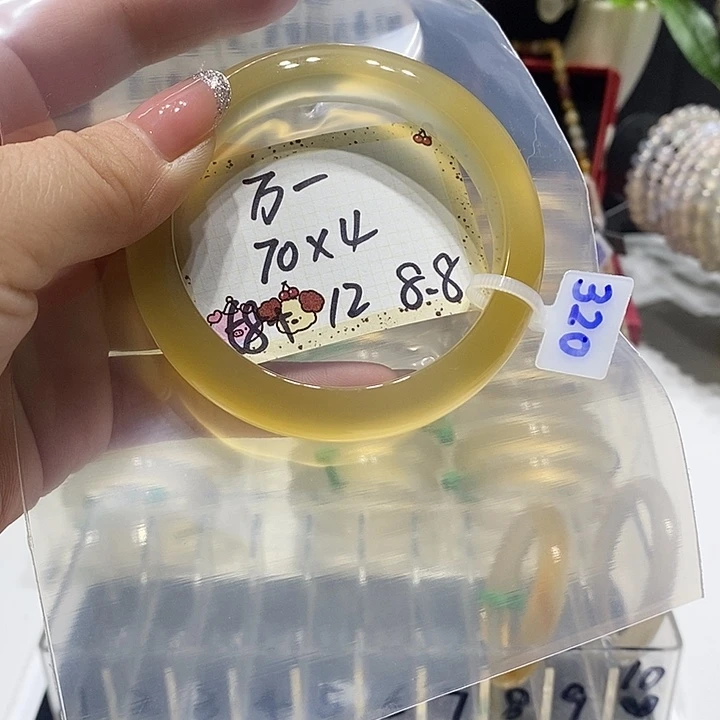 玛瑙/玉髓手镯未镶嵌