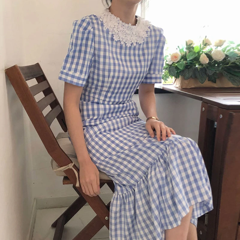 夏季甜美短袖鱼尾连衣裙翻领蕾丝钩花收腰显瘦格纹优雅女