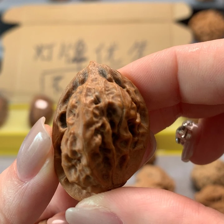 未***白文玩核桃把件异形单只