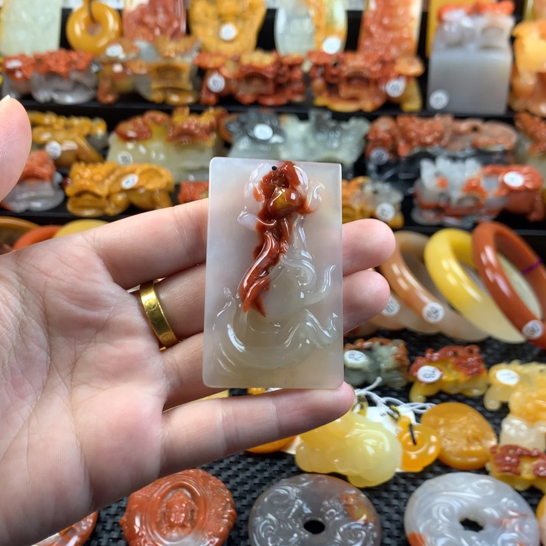 石英质玉（黄龙玉）未镶嵌挂件