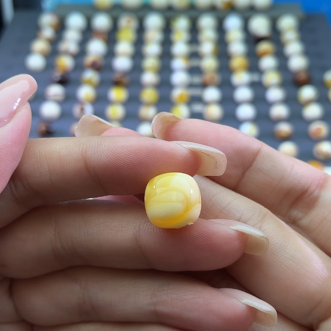 琥珀未镶嵌裸石13