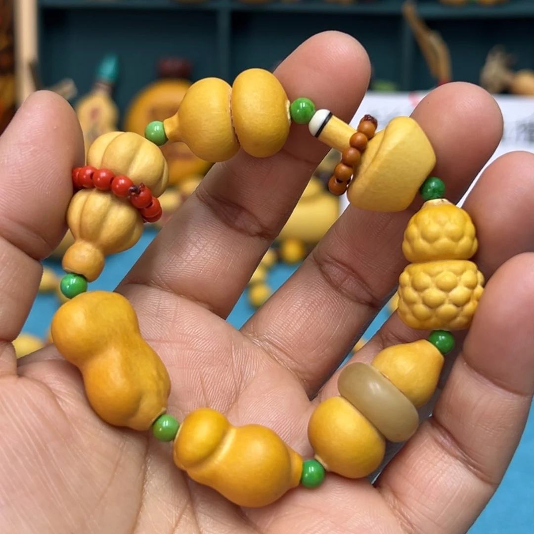 用****8草里金精品多宝手串