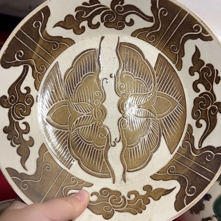 瓷器摆件…………瓷器……栗*生