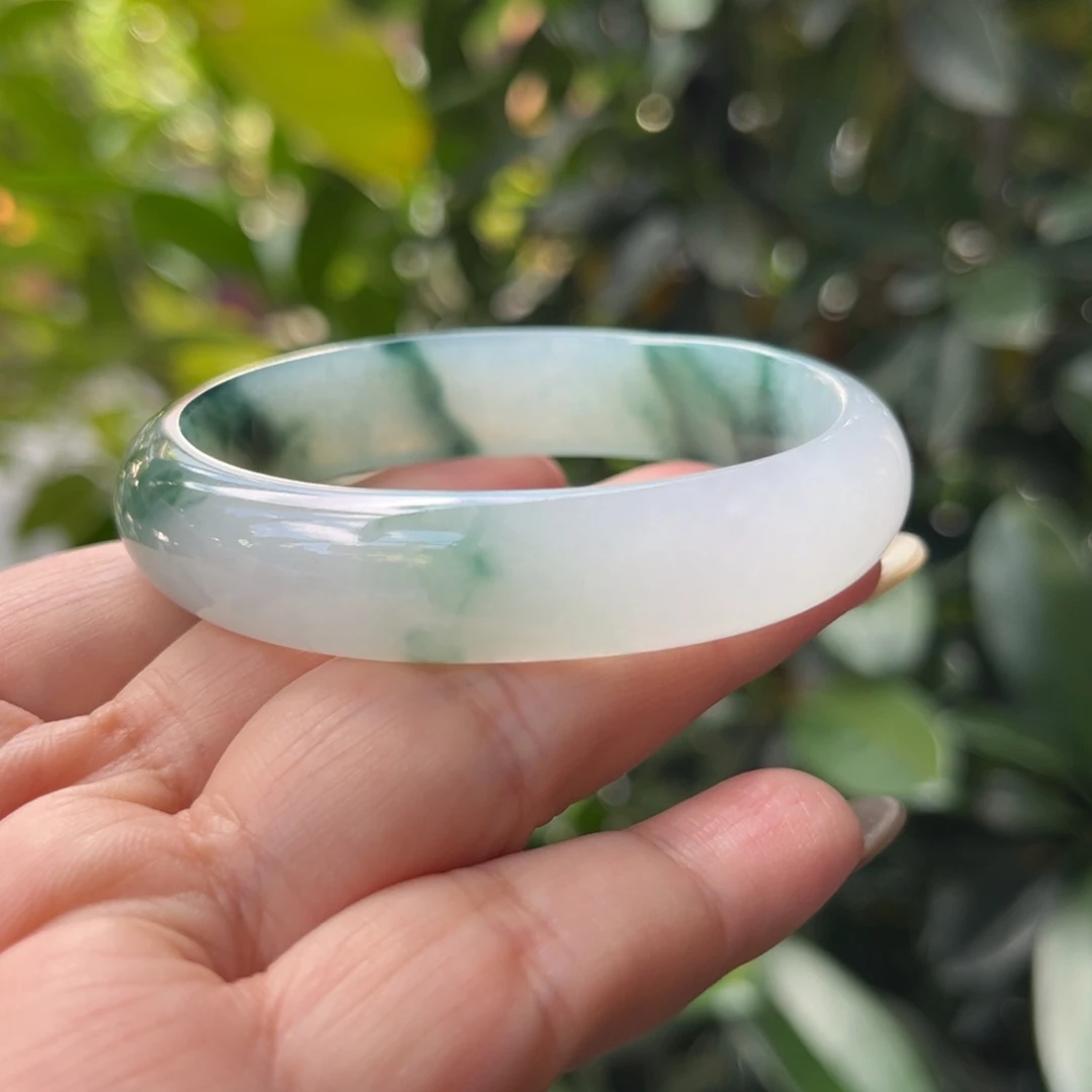 翡翠未镶嵌手镯55贵妃