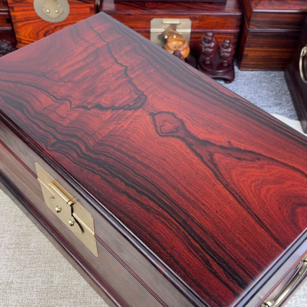 微凹黄檀（南美大红酸枝）