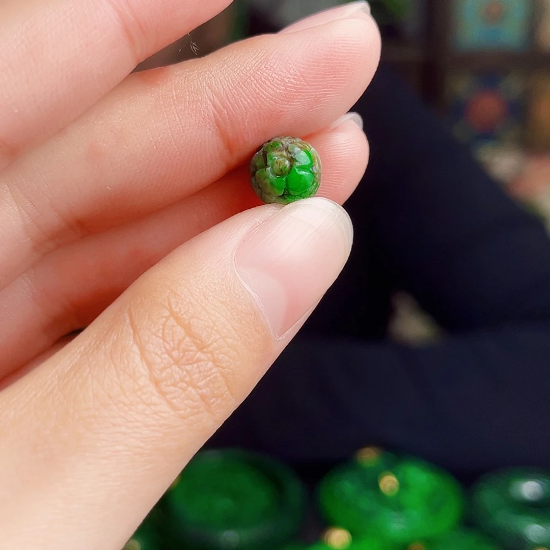 颈饰未镶嵌翡翠多样性微瑕