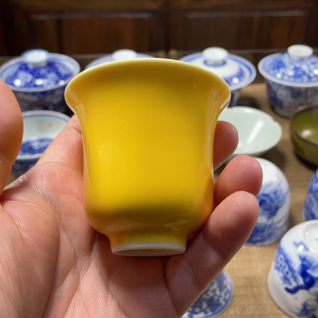 晓芳窑黄釉深钟杯