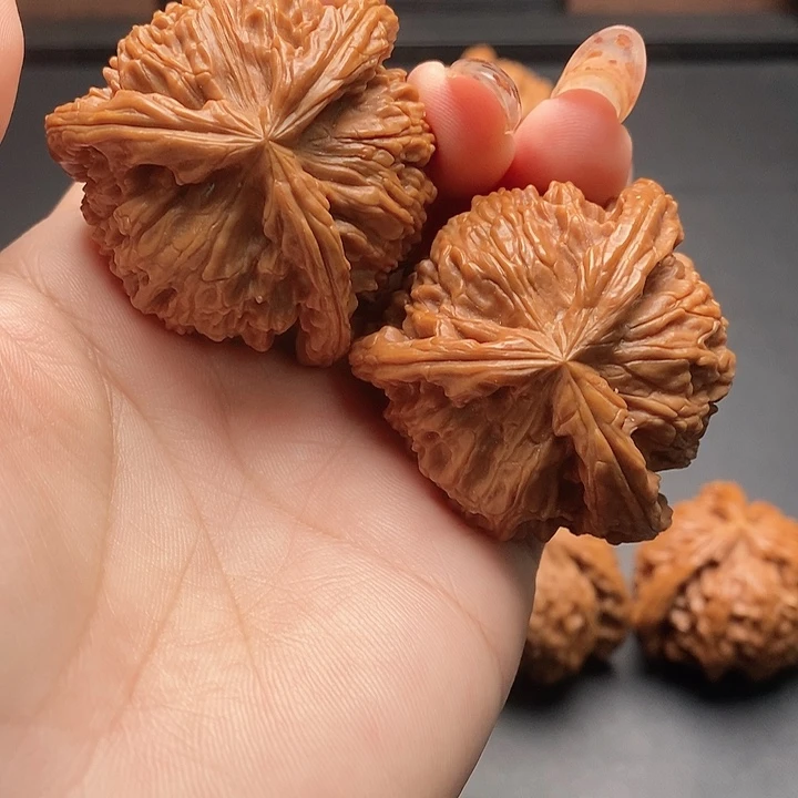 核桃核桃吊坠，44。尺