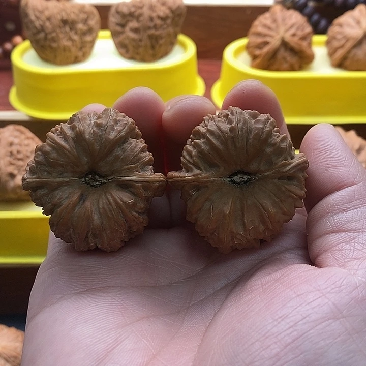 文玩核桃吊坠凹底