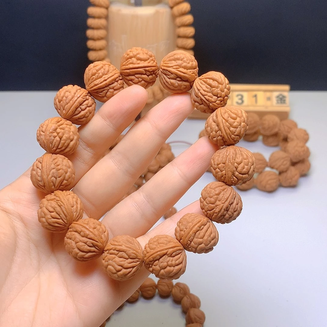 桃核吊坠灬****灬红魔荔枝