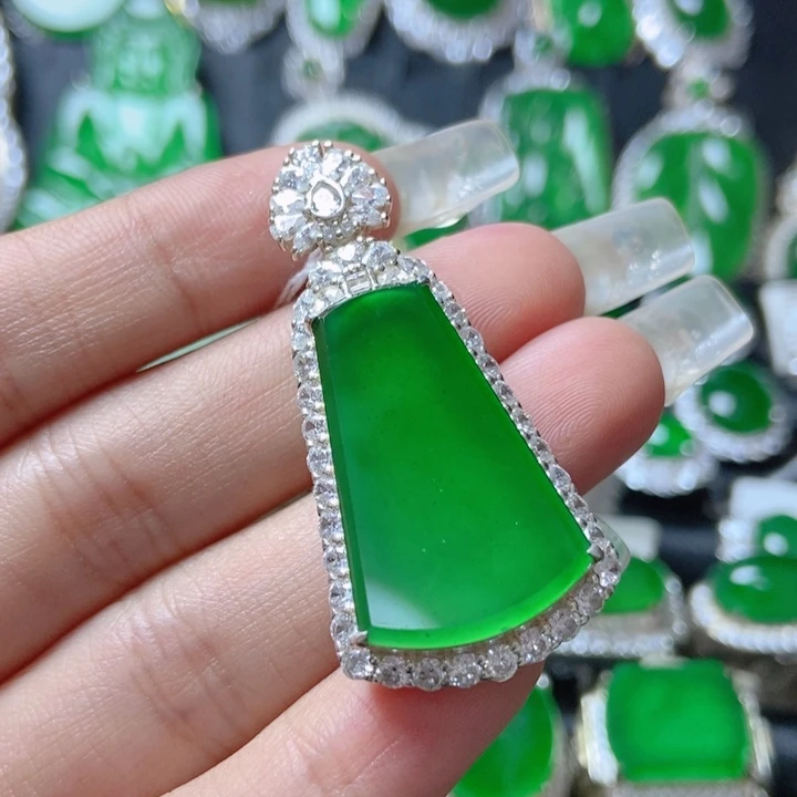 翡翠颈饰银S925镶嵌           