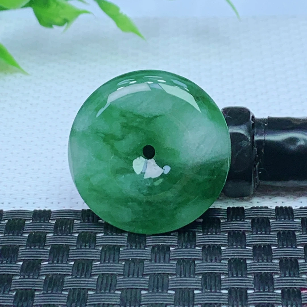 缅甸天然A货翡翠 飘绿平安扣吊坠 尺寸；27.2*5.4mm