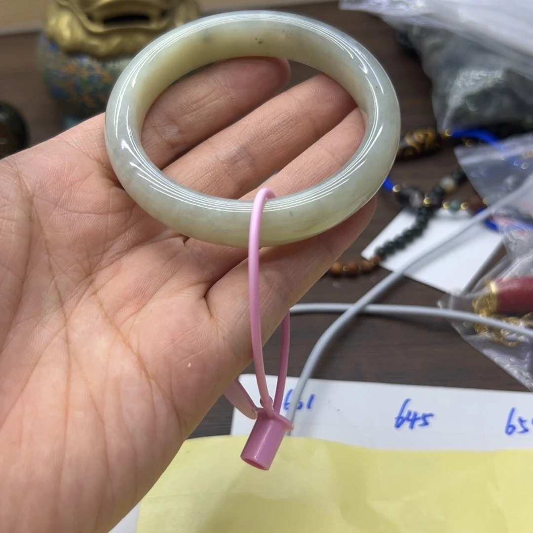 和田玉未镶嵌手镯55.7圈围609