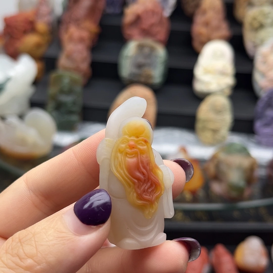 颈饰未镶嵌石英质玉