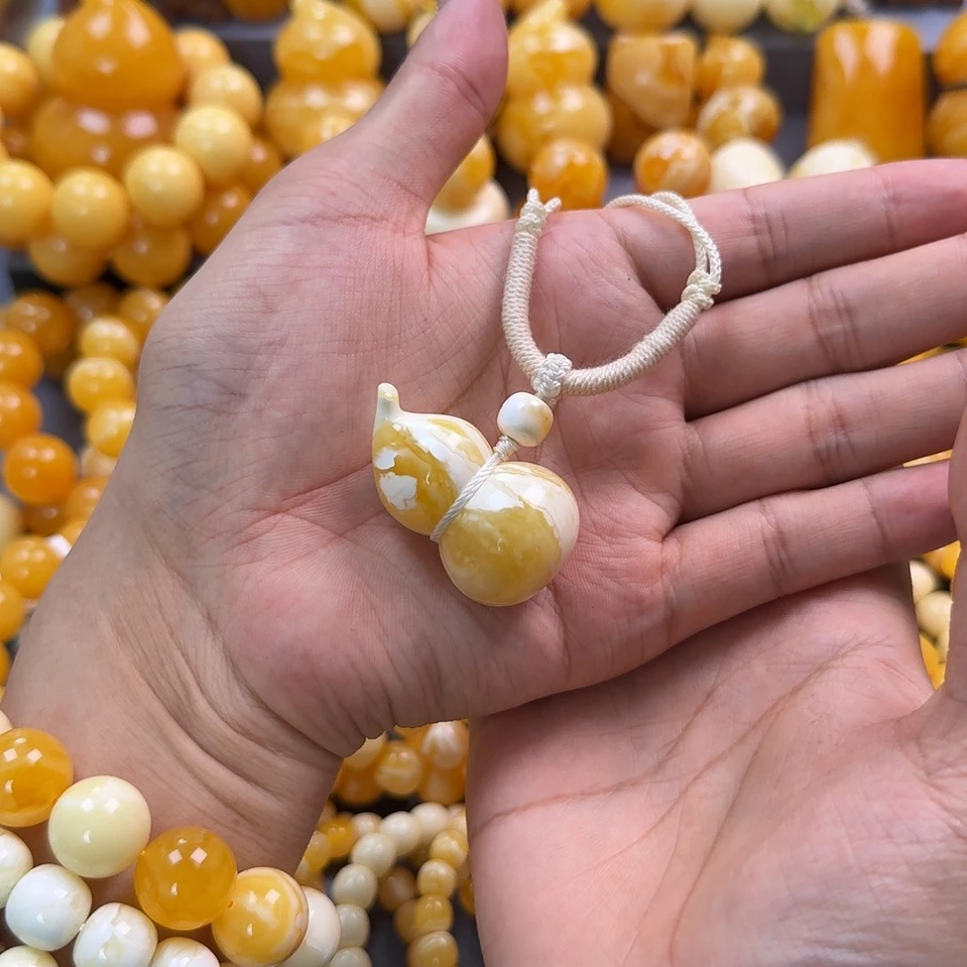 蜜蜡未镶嵌珠宝奇石