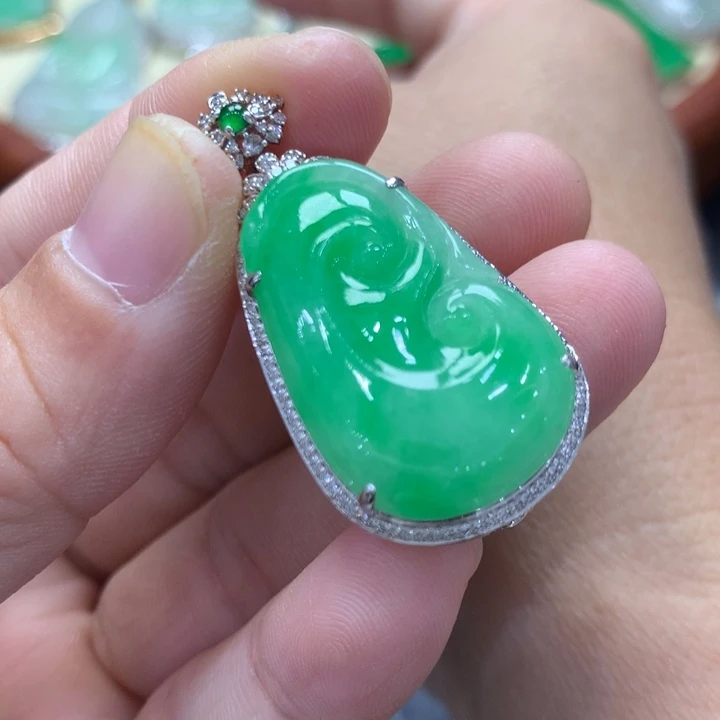 翡翠18K金镶嵌吊坠(不含链)