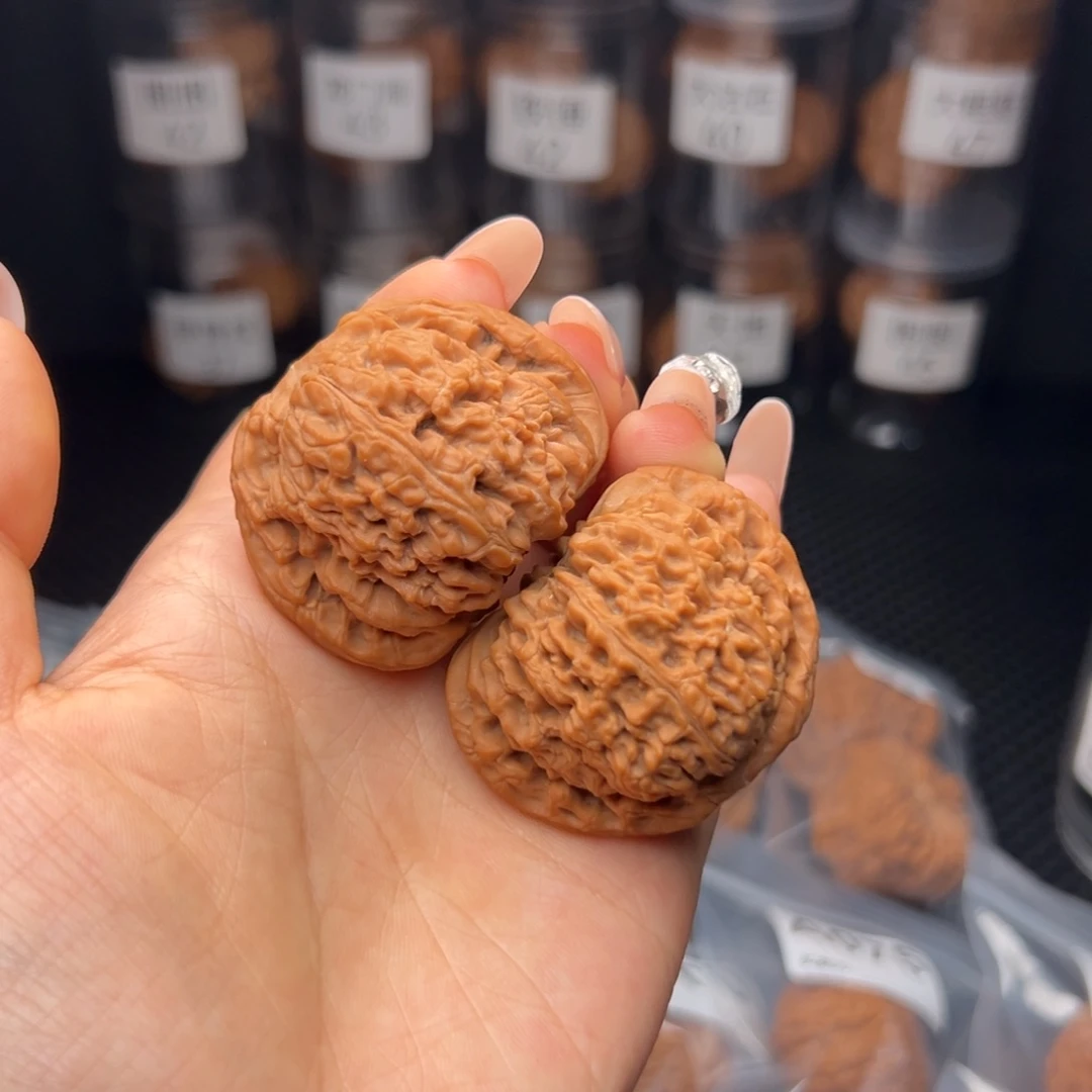 文玩核桃吊坠飞*南蒋石